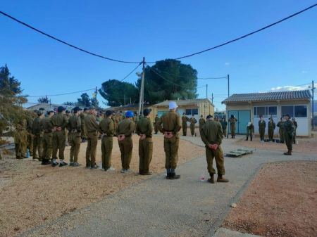 شبكة عمال ووحدة جيش الدفاع الإسرائيلي بالتعاون لزيادة مهارات اللغة العبرية بين الطلاب البدو